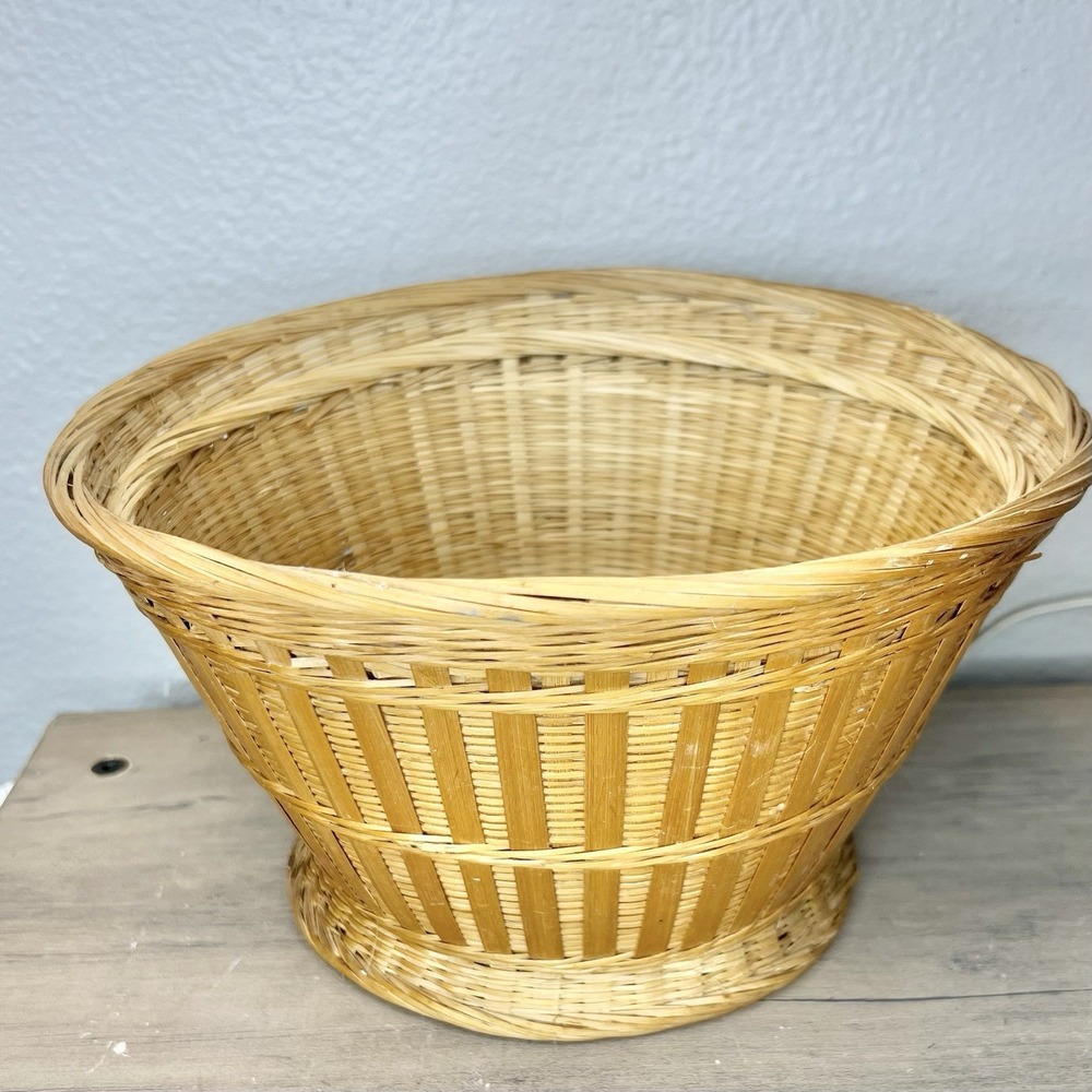 Vintage Handwoven Wicker Basket 5"‎ x 7.5" Small Rustic Boho Décor
